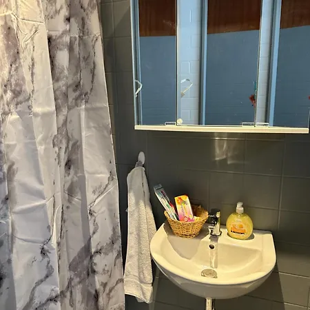 Guenstiges Kirchberg 2 Zimmer-bei Crailsheim-auch Fuer Monteure- 3 Betten 1 Schlafsofa - Einfache Schnucklige Unterkunft- Fuer 80 Eur Pauschal *